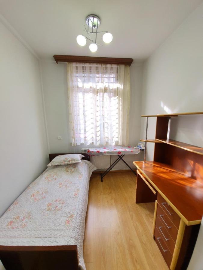 Greet Apartament In The Small Centre Apartment Yerevan Exterior photo